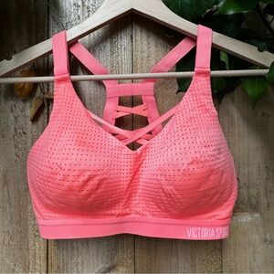 Victoria SPORT “Incredible Lightweight” Sports Bra 32D